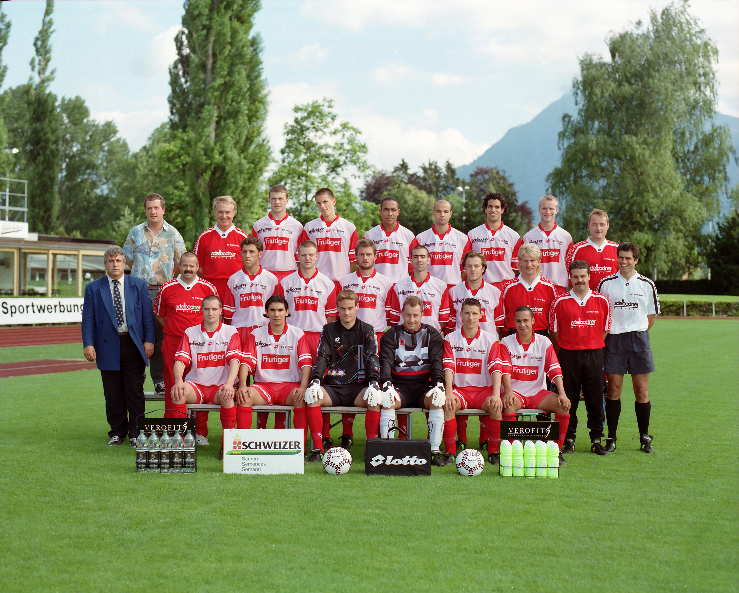 Mannschaftsfoto der ersten Mannschaft des FC Thun aus dem Jahr 1912