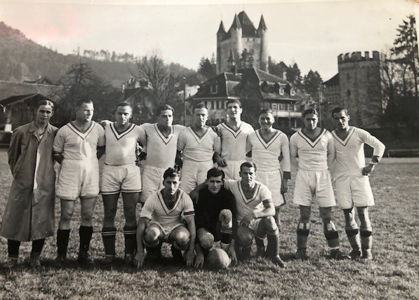 Mannschaftsfoto der ersten Mannschaft des FC Thun aus dem Jahr 1912