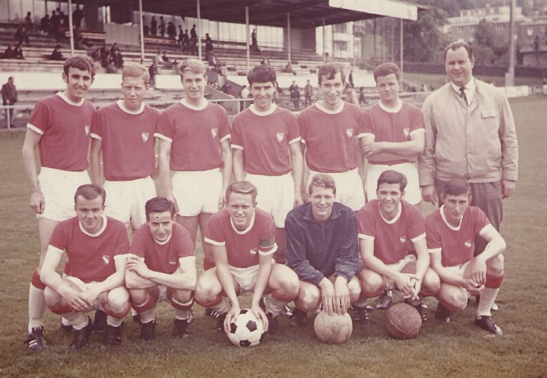 Mannschaftsfoto der ersten Mannschaft des FC Thun aus dem Jahr 1912