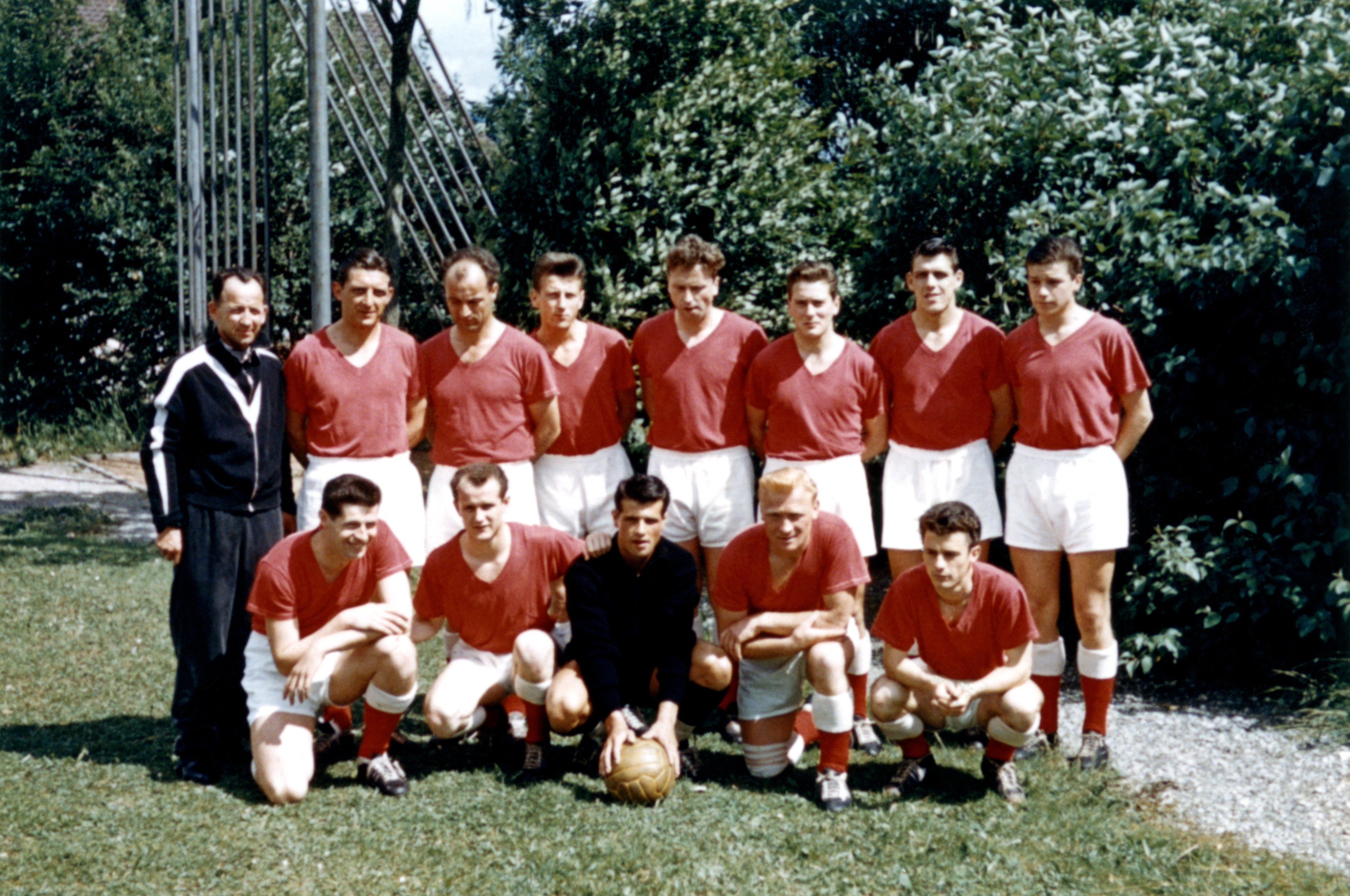Mannschaftsfoto der ersten Mannschaft des FC Thun aus dem Jahr 1912