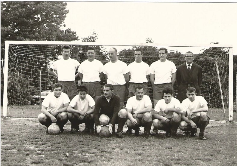 Mannschaftsfoto der ersten Mannschaft des FC Thun aus dem Jahr 1912