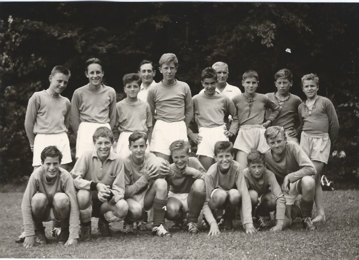 Mannschaftsfoto der ersten Mannschaft des FC Thun aus dem Jahr 1912